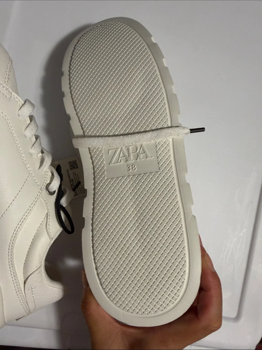 Zara classic white
